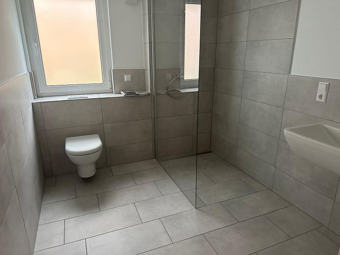 3-Zimmer Wohnung mit Balkon in Nordrach (Neubau/Barrierefrei/Einzug ab sofort möglich) – Badezimmer