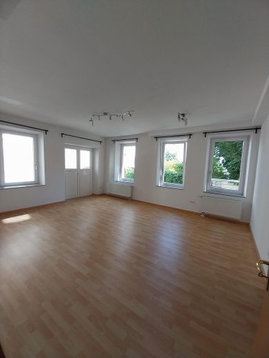 Stuttgart West renovierte, ruhige 4-Zimmer-Wohnung mit Einbauküche – Wohnzimmer