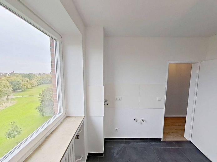 Große 4-Zi.-Whg. mit BALKON und Wannenbad in Lübeck-Buntekuh – Ansicht II: Küche