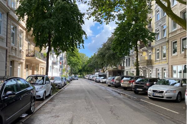 3 кімнати в старому будинку, відремонтованому за бажанням — спокійне проживання в центрі Аймсбюттеля