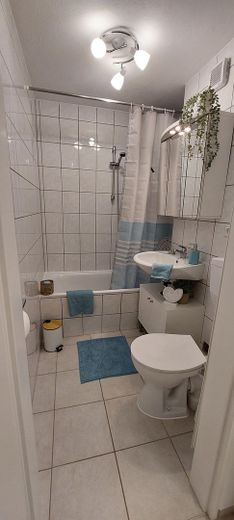 Modern möbliertes Apartment / befristet / Ingolstadt Unterhaunstadt / ab 01.08. frei – Bad