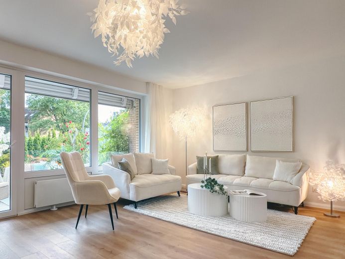 Großes, modernes Reihenhaus, sofort bezugsfrei! – Gemütlichkeit und Platz