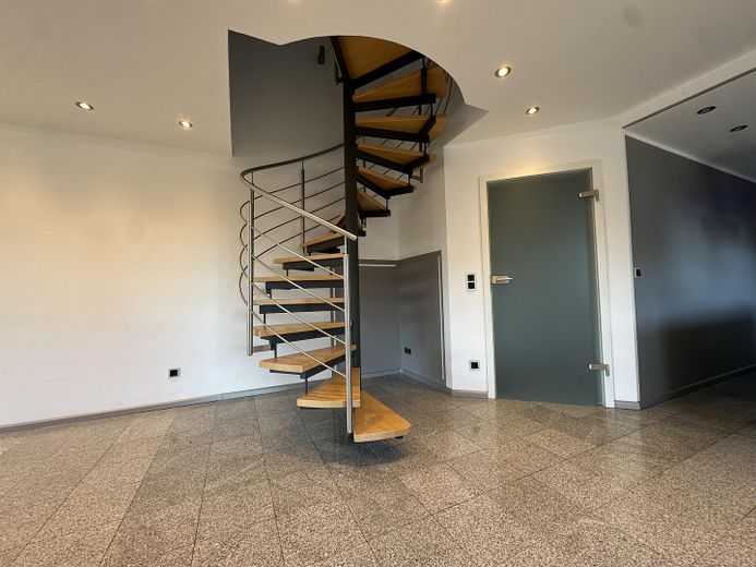 Wendeltreppe ins 3.OG