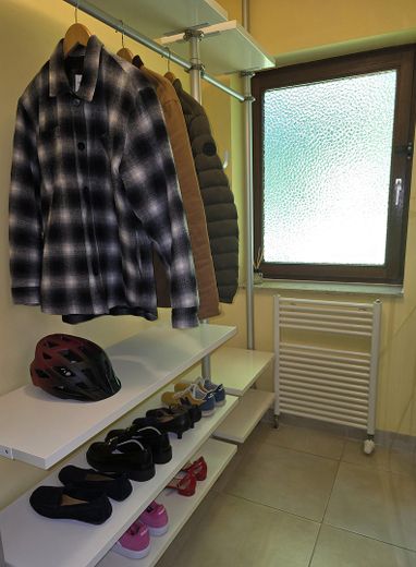 Freistehendes Einfamilienhaus mit Südgarten in ruhiger Lage von Hamburg-Volksdorf – separate Garderobe