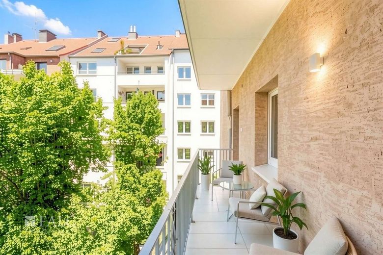 Stadtleben mit Charme - Eigentumswohnung in Düsseldorf-Unterbilk – Laubengang - (KI generiert)