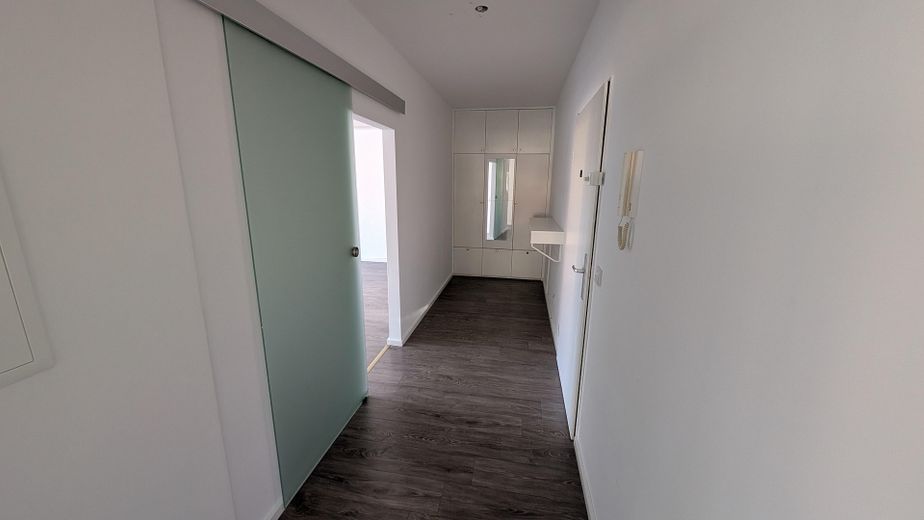 Sans commission : appartement moderne de 3,5 pièces à Köln-Weidenpesch – Flur inkl. Einbauschrank
