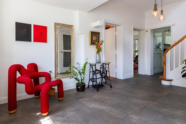 Hochwertiges Einfamilienhaus, 228 Wohnfl., 3 Etg., 5 Schlz., Terrasse, 2 Balkone, 3 Bäder & Sauna – फोटो 13