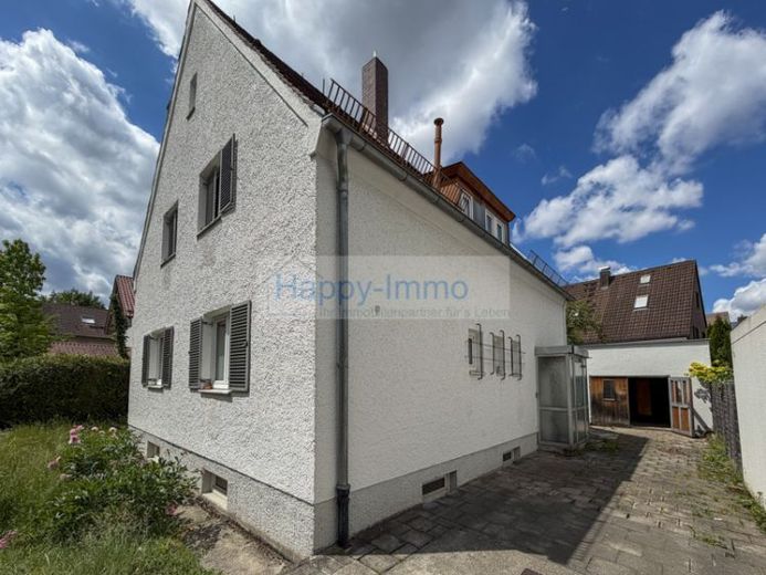 Grundstück mit Sanierungsbedürftigem Einfamilienhaus – Foto 1