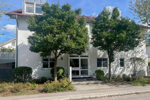 Lichtdurchflutete 2-Zimmer-Dachgeschosswohnung in grüner Wohnlage von Waldperlach