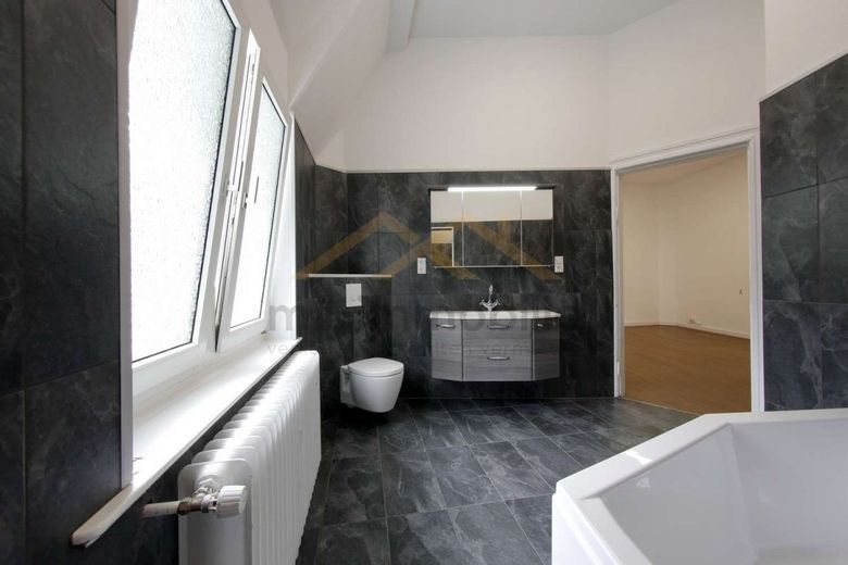 260m2 Bürofläche in bester Lage 1.&amp;2.OG einer Jugendstil-Villa – Badezimmer