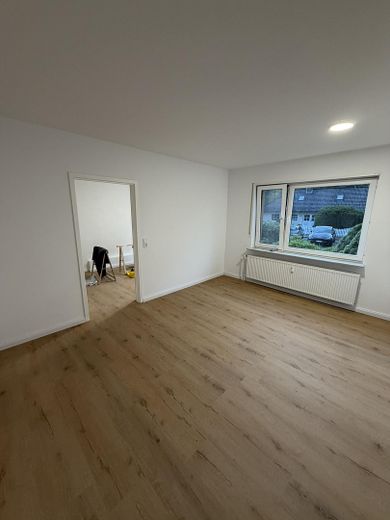 Kernsanierte 4–5-Zimmer-Wohnung | Einbauküche | Kamin | Garage | Terrasse – Schlafzimmer