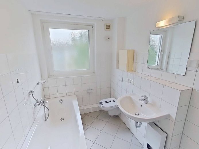 La vostra nuova casa: accogliente appartamento di 3 locali con BALCONE e molto comfort – Ansicht I: Bad