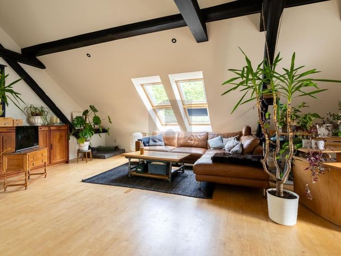 104 M² OF LIVING BLISS ON AN ENTIRE FLOOR – Photo 1