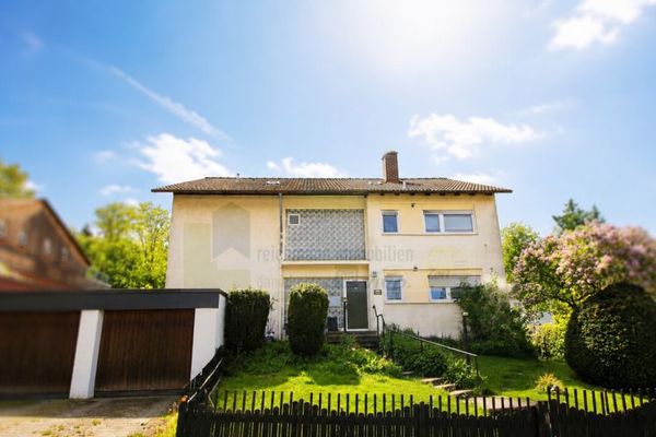 Vielseitiges 3-Familienhaus mit 2 Garagen in begehrter Lage von Bad Dürrheim – ideal zur Vermietung, Eigennutzung oder für mehrere Generationen