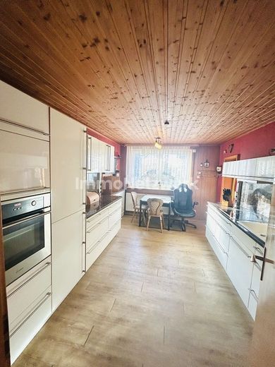 *Ländlicher Bungalow mit viel Potenzial - auf einer Ebene wohnen, naturnah leben* – Küche