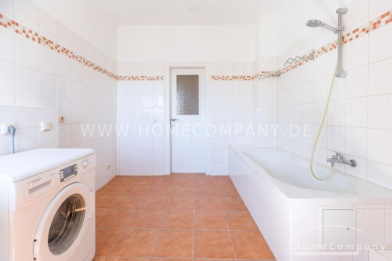 28289 HomeCompany सुसज्जित/Furnished मेइßen में लकड़ी के फ़र्श वाला सुंदर बड़ा पुराना अपार्टमेंट, मंसार्ड मंज़िल! अधिकतम 4 व्यक्ति – 18e4baf98a3b1a15196c48c138c390378437309a.jpg