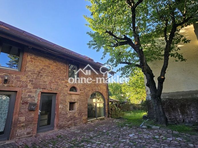 Residential gem in the old town – modernized, loft-style apartment (43m²), fully furnished + parking space – Photo 1