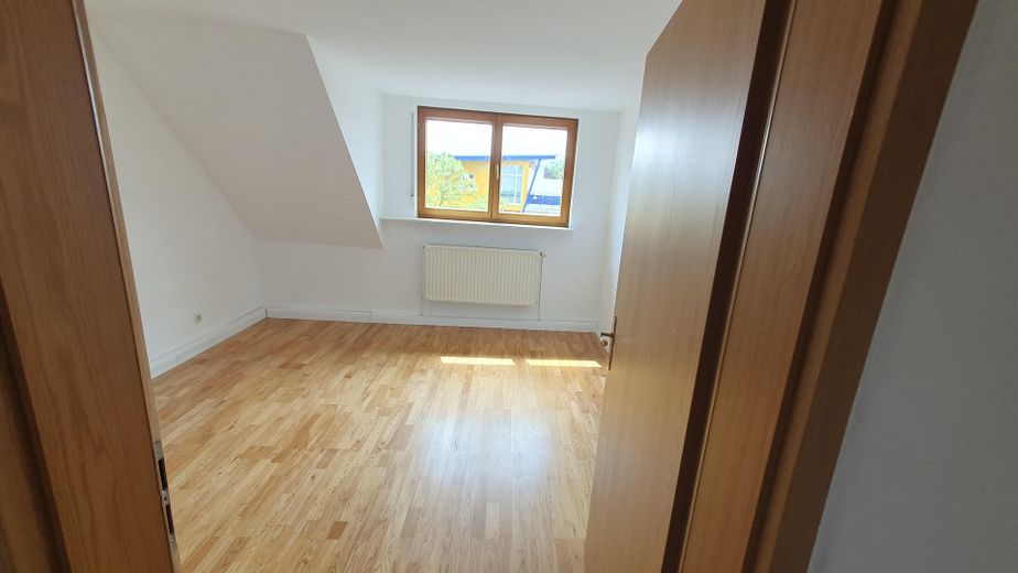 Charmante 2,5-Zimmer-Wohnung in zentraler Lage von Friedrichshafen – Zimmer