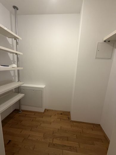 NEW modernized 2-room apartment with kitchen in the prime location – Foto 13