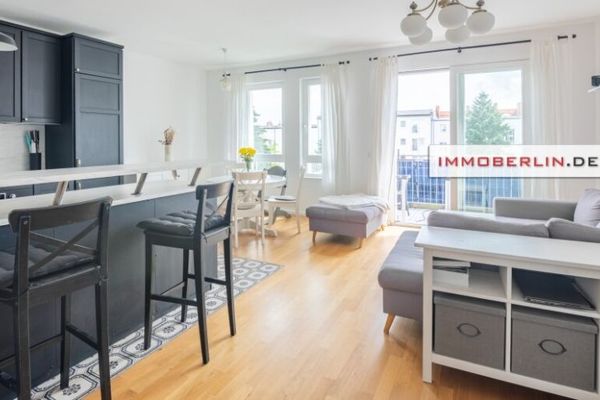 IMMOBERLIN.DE - Moderne familienfreundliche Wohnung mit ruhigem Südbalkon & Tiefgaragenplatz