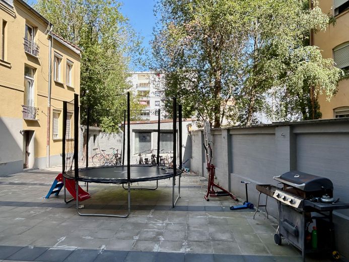 Provisionsfrei – Gepflegte 3-Zimmer Wohnung im Altbau MFH mit Top-Rendite – Hinterhof