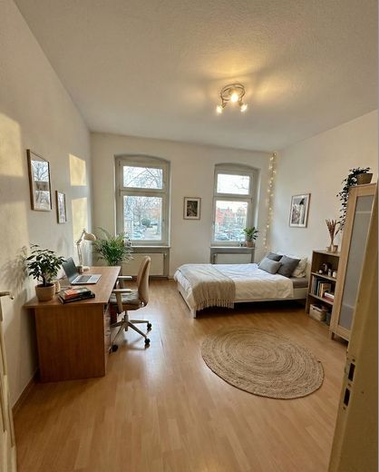 Beispielbilder (möbliert)