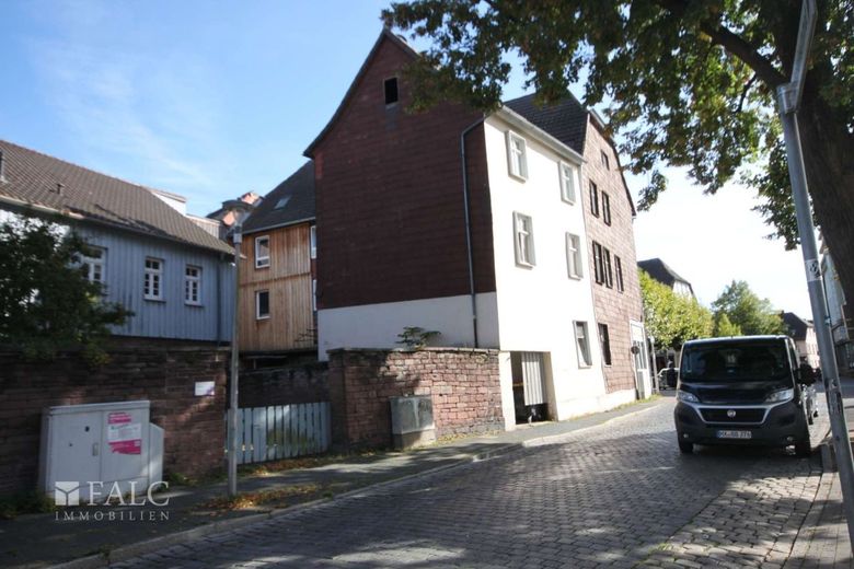 Renditestarkes, denkmalgeschütztes MFH mit Investitionsbedarf – Seitenansicht