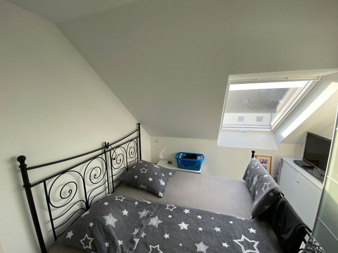 Maisonette Wohnung mit  4-Zimmer, Balkon, Bad mit Fenster und Badewanne – Foto 7