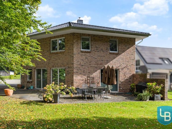 Neuwertiges Einfamilienhaus – Bezugsfertig und familienfreundlich – फोटो 1