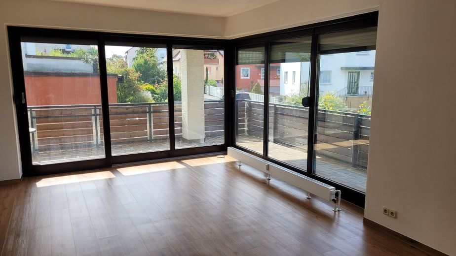 Güzel, aydınlık, yeni yenilenmiş 3 odalı daire – Wohnzimmer