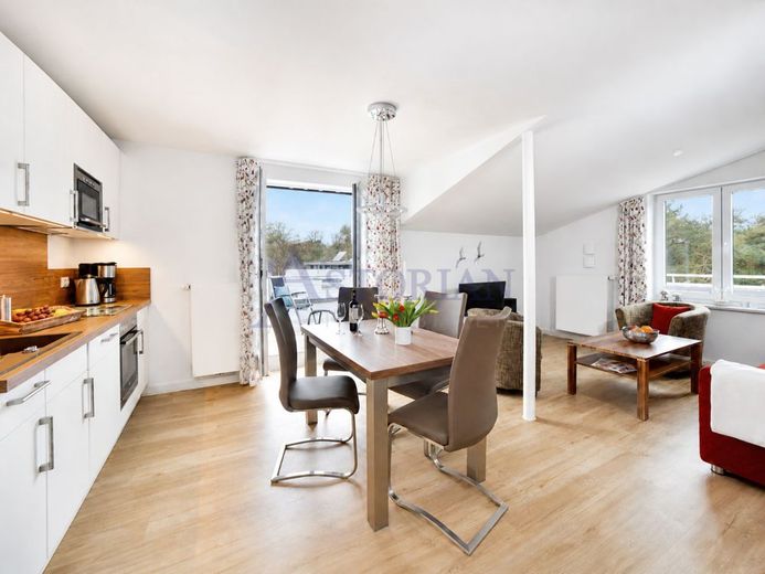 Meerblick-Penthouse mit direktem Strandzugang und separater Gästewohnung – Penthouse "Strandkorb"