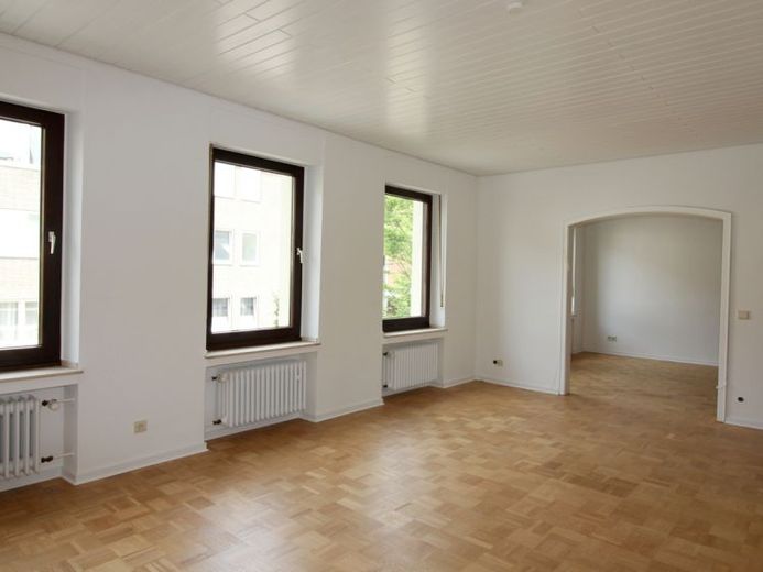 *Abitare con stile e la sensazione di una casa nella casa – Esclusivo appartamento d’epoca di 160 m² - 
con cucina componibile e balcone* – Foto 1