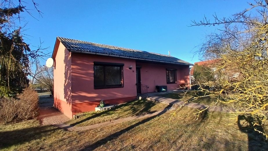 Einfamilienhaus in traumhaft idyllischer Lage an der Elbe – Foto 1
