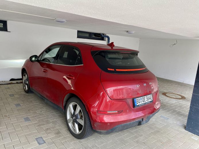 Modernes 2,5-Zi.-Penthouse mit Aufzug & Stellplatz – Solingen-Ohligs – Überdachter Parkplatz