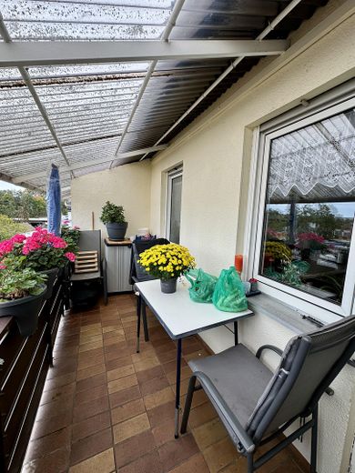 Yenilenmiş, aydınlık, balkonlu 3 odalı daire – Balkon