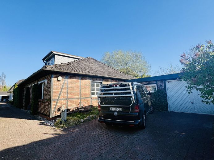Charmantes Fachwerkhaus in Bergstedt – Großzügige Auffahrt und Garage