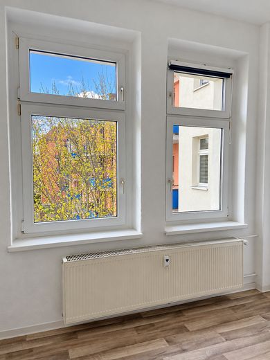 Helle 2-Zimmer-Wohnung mit separater Küche und Tageslichtbad – Schlafzimmer