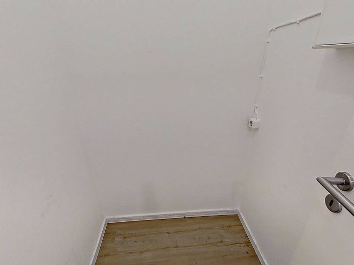 Gut geschnittene 2-Zi.-Whg. mit BALKON und EBK – Abstellraum