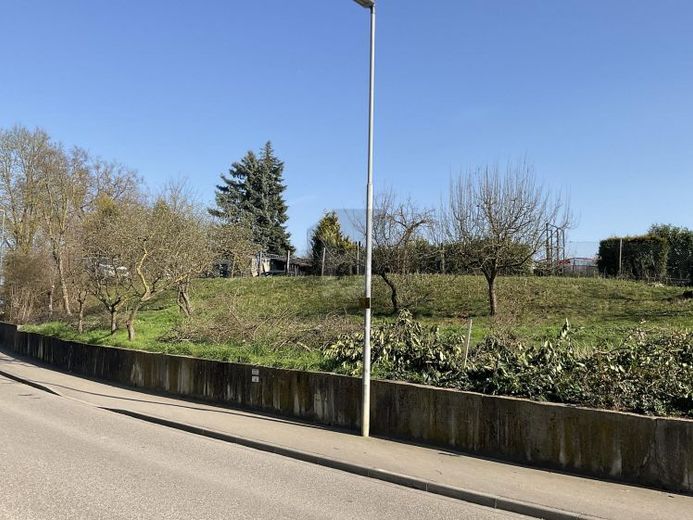 TERRAIN À BÂTIR POUR UN IMMEUBLE D’HABITATION COLLECTIVE – Foto 1