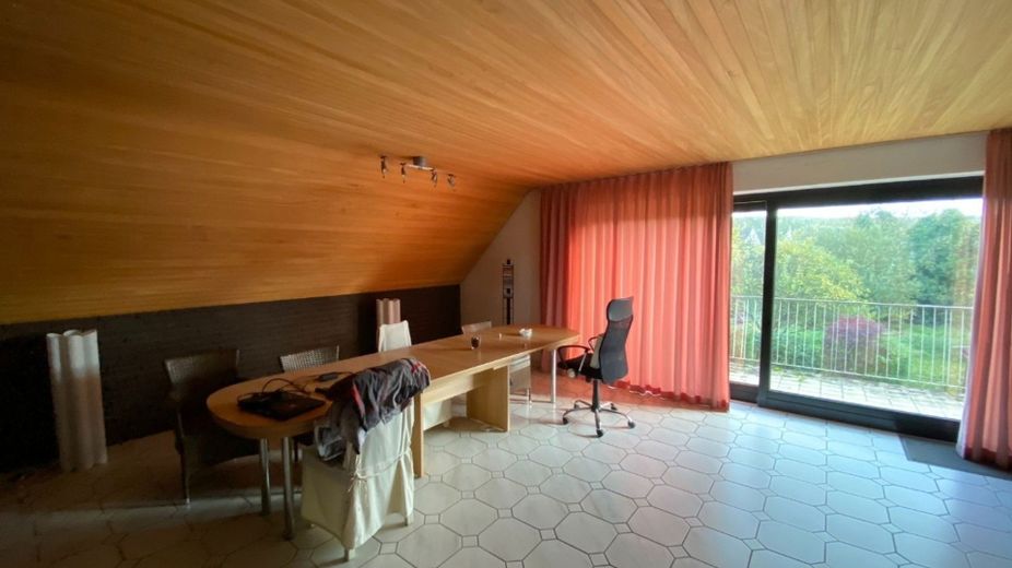 Wohnzimmer - www.immobilien-he