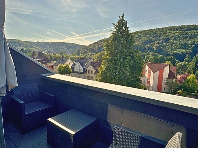 Uni-Nähe: Schöne 3 1/2 ZKB-Wohnung mit Kamin & Loggia, zentral in Saarbrücken-Scheidt – Foto 1