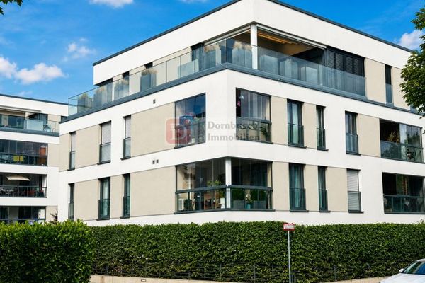 Top!! Großzügige 4-Zimmer-Wohnung mit Wintergarten und Tiefgaragenstellplatz