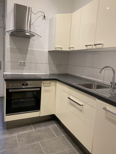 Attraktive 2-Zimmer-Wohnung in absolut zentraler Lage – Küche II