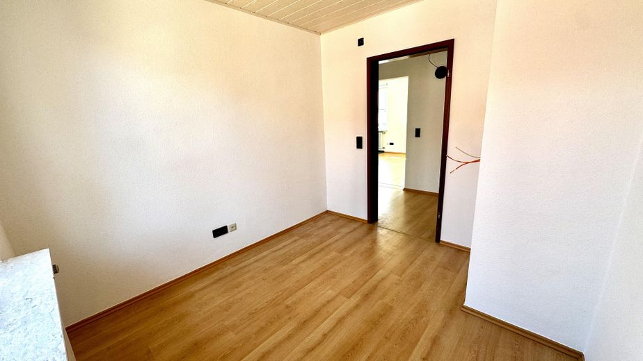 Erstbezug nach Sanierung | Helle 3,5-Zimmer-Wohnung in bester Innenstadtlage – Büro / Kinderzimmer