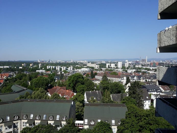 Mieszkanie 2-pokojowe na Sachsenhäuser Berg – Fernsicht zum Taunus