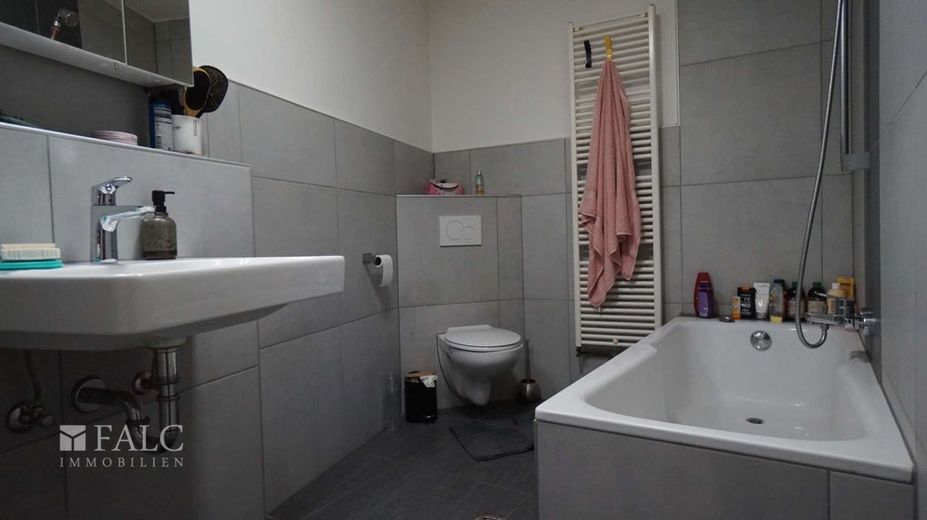 Ihr Neues Zuhause mit viel Platz für Ihre Entfaltung von FALC-Immobilien Göttingen – Badezimmer EG