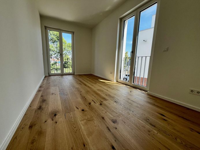 Lichtdurchflutete 4-Zimmer-Wohnung mit Südbalkon in den Wolf Höfe – Schlafzimmer 2