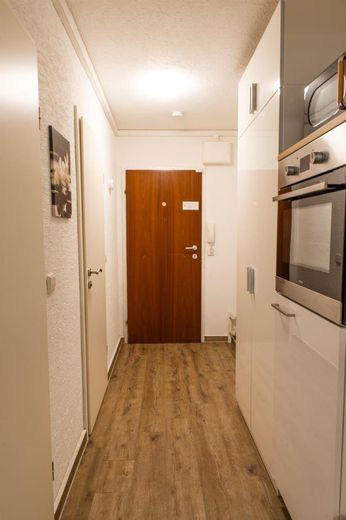 Möblierte 1-Zi Wohnung mit neuer EBK und Balkon in Sindelfingen – Flur und Eigangsbereich