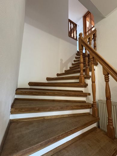 Ampia porzione di bifamiliare di 192 mq con giardino vicino ad Amburgo – pompa di calore – Treppe OG