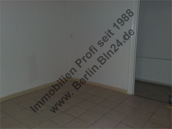 G+ 4 Zimmer Nähe U Bahn - der Stellplatz kostet Extra – 2011-07-18 09-03-55